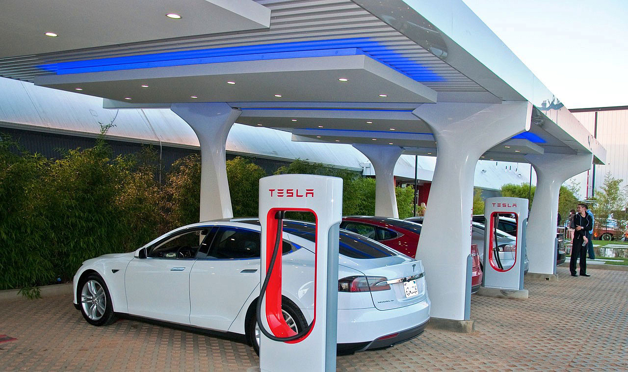 Россия собирается конкурировать с Tesla Россия собирается конкурировать с Tesla
