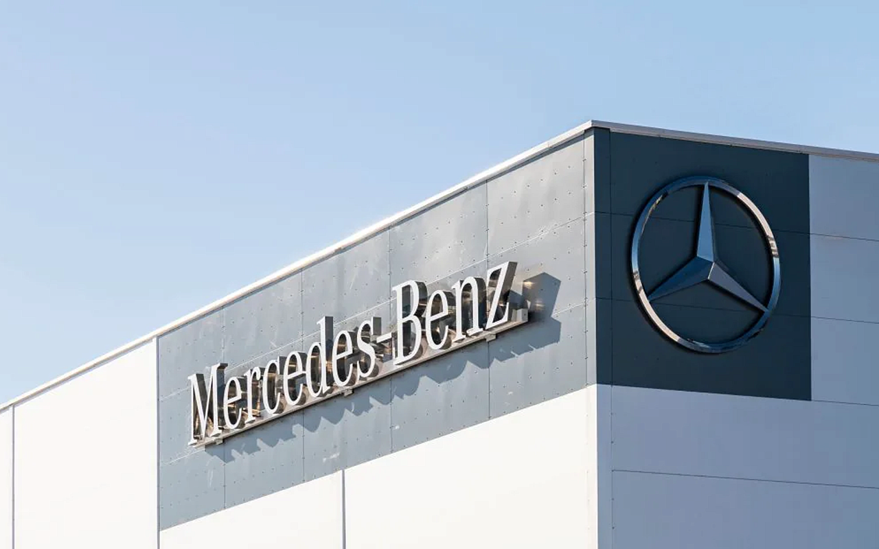  Mercedes-Benz     